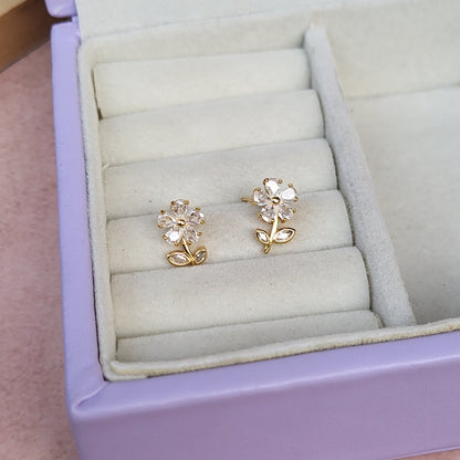 Daffodil studs