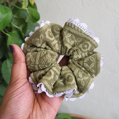 Chikankari scrunchies