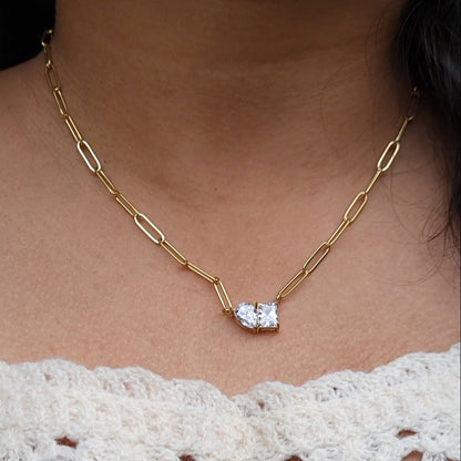 Goldie pendent chain