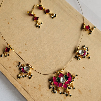 Kamali invisible necklace