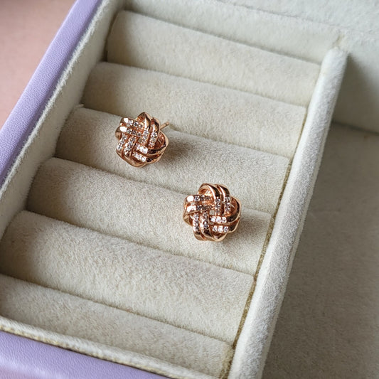 Aster studs
