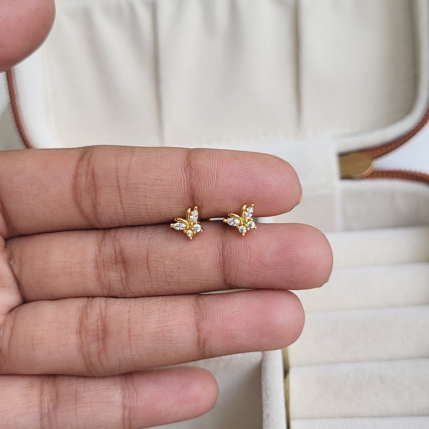 Thithli mini studs(ball screwback)