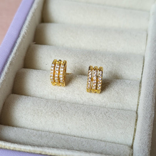 Ria studs