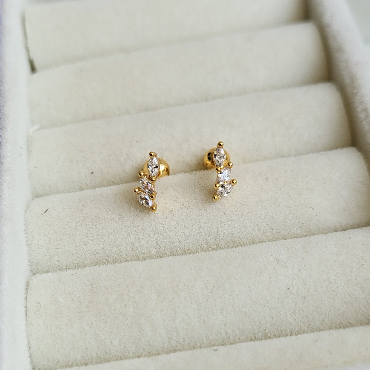 Lilly ministuds (ball screwback)
