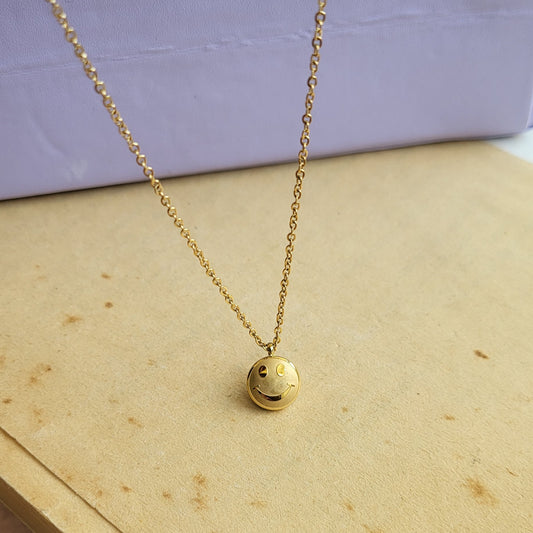 Smiley pendant chain