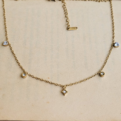 Stella necklace
