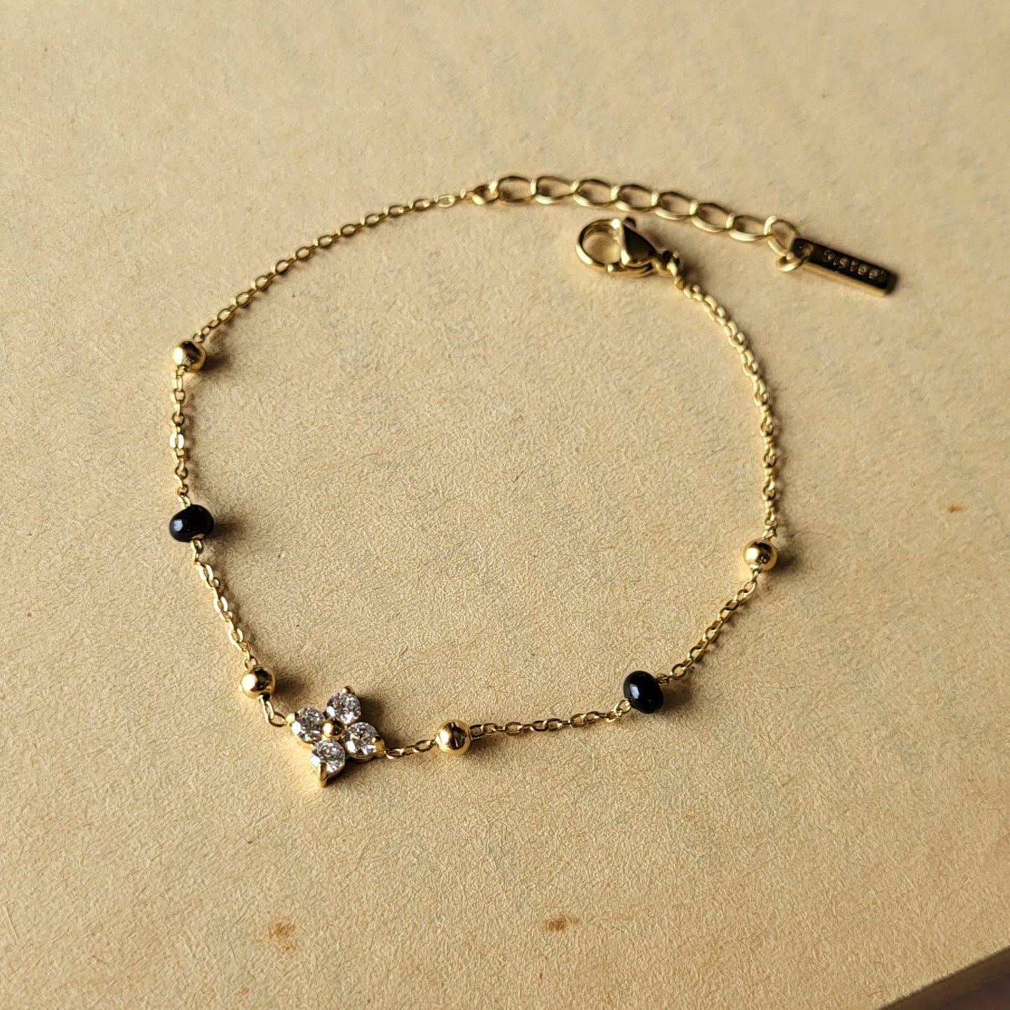 Hand mangalsutra