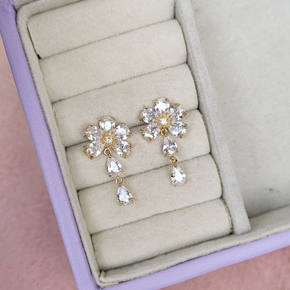 Dahilia drop earrings