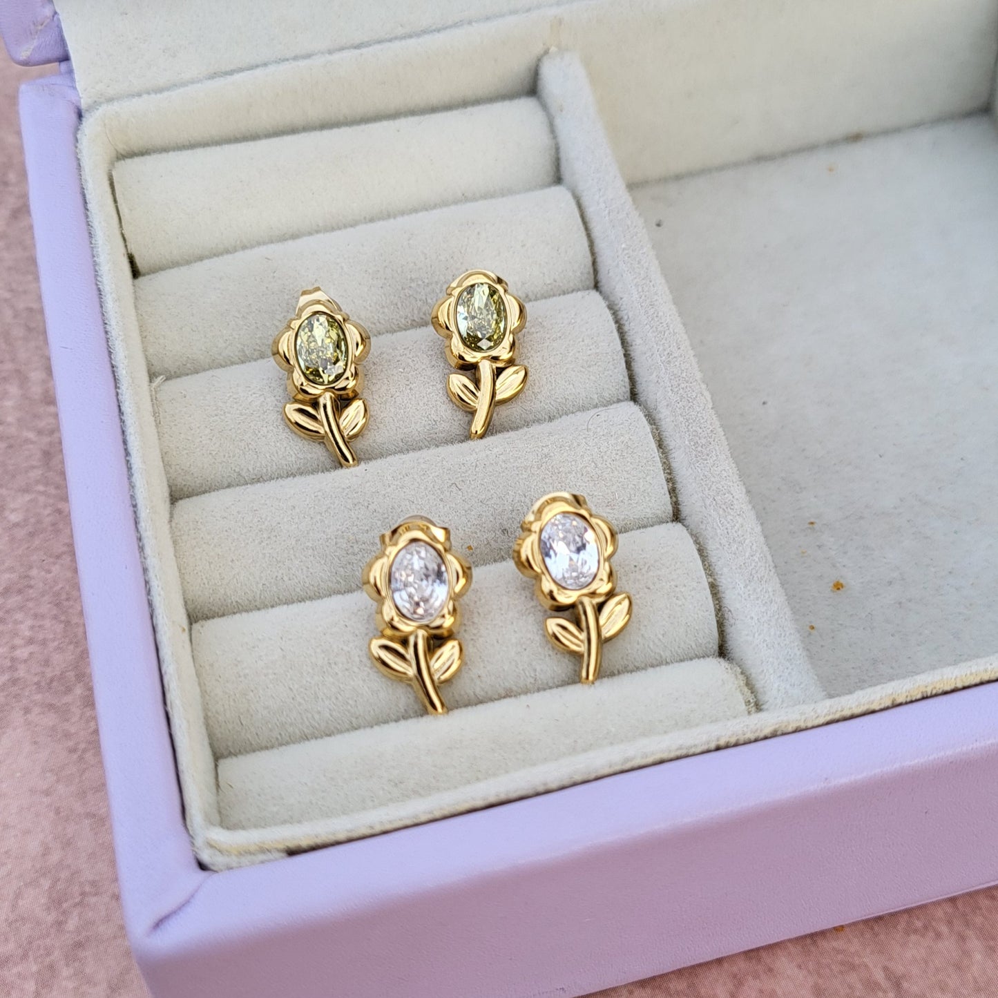 Daisy studs