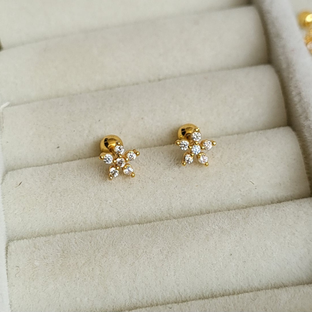 Sitara mini studs (ball screwback)