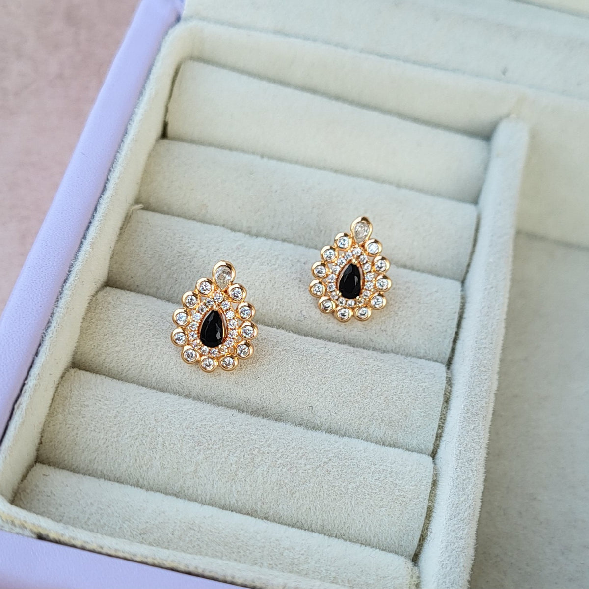 Akriti studs