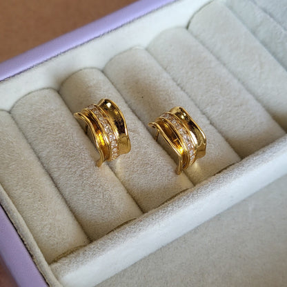 Hook type studs