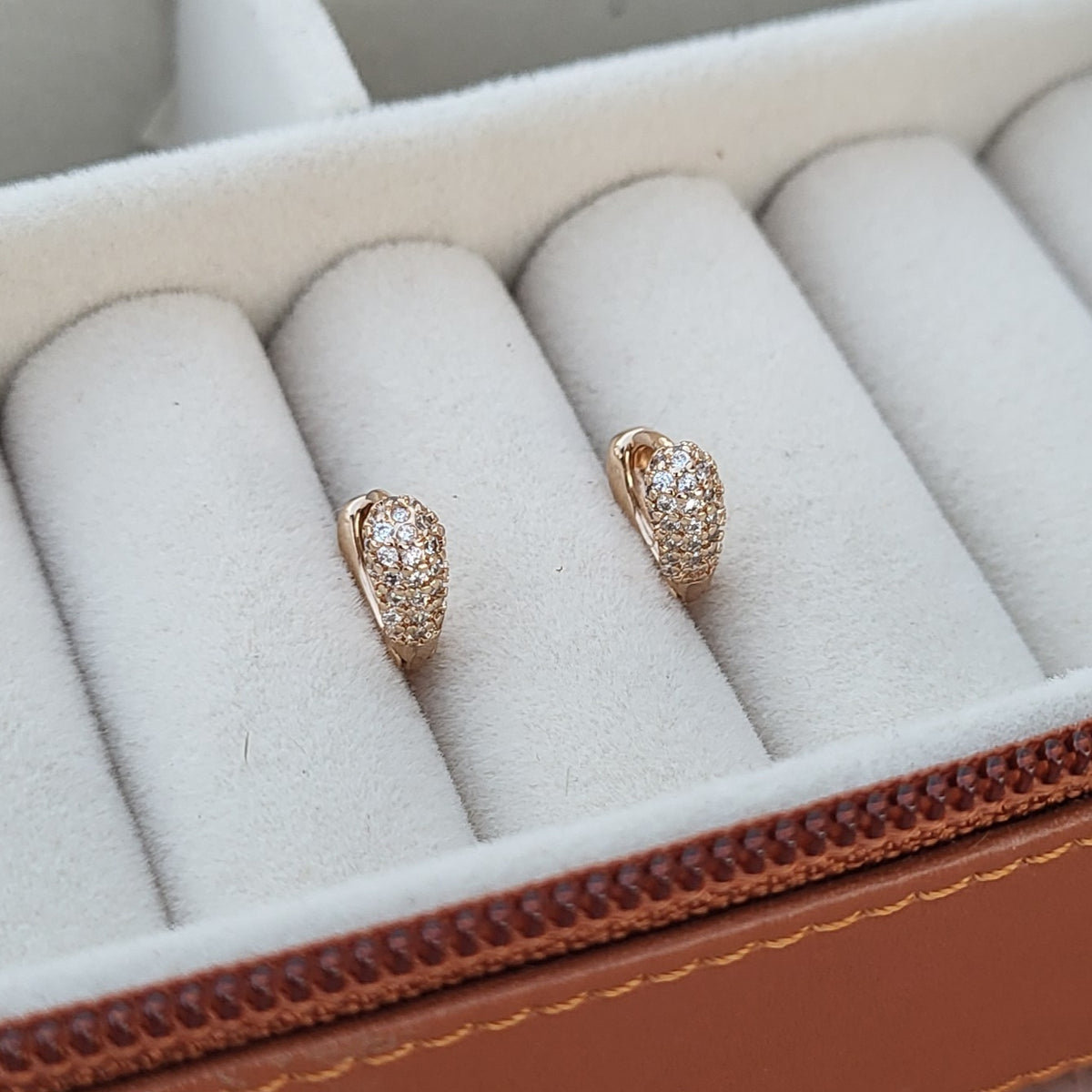 Thea mini hoops