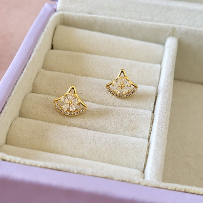 Daisy studs
