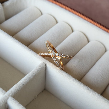 Cross it finger ring