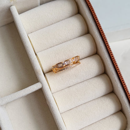 Naira ring