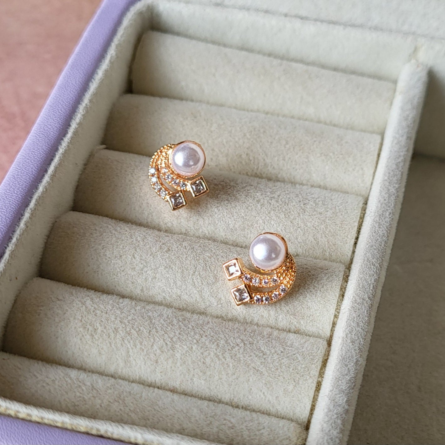 Shiney studs