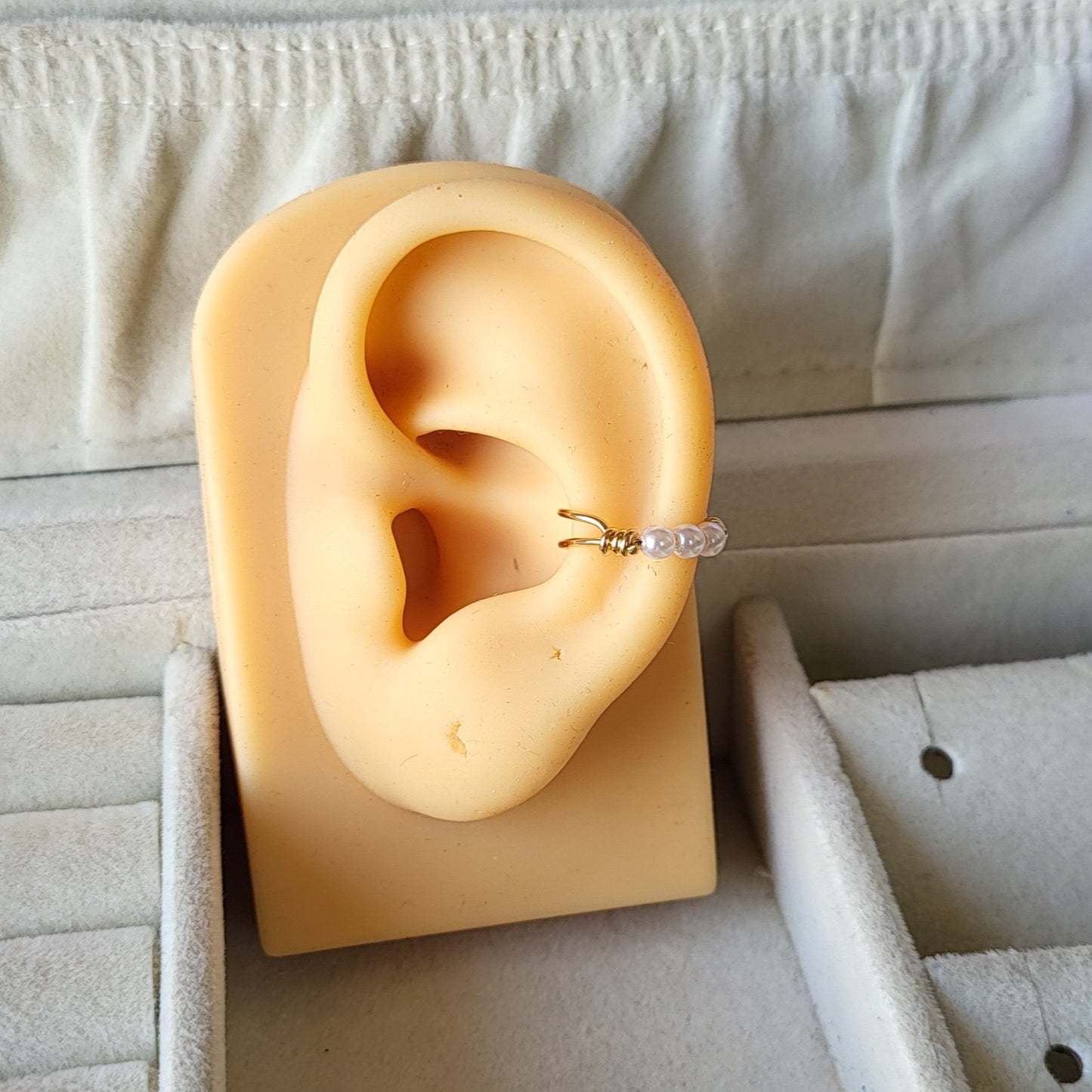 Pearl earclips