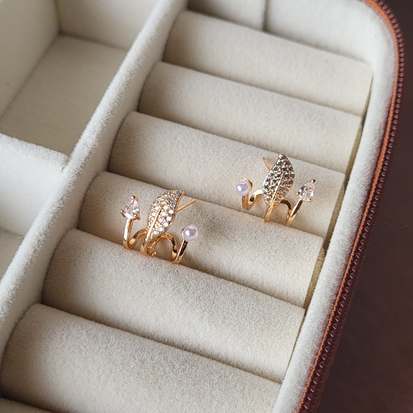 Leaf cuff studs