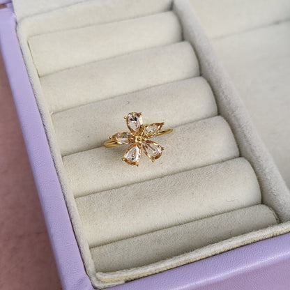 Daisy finger ring