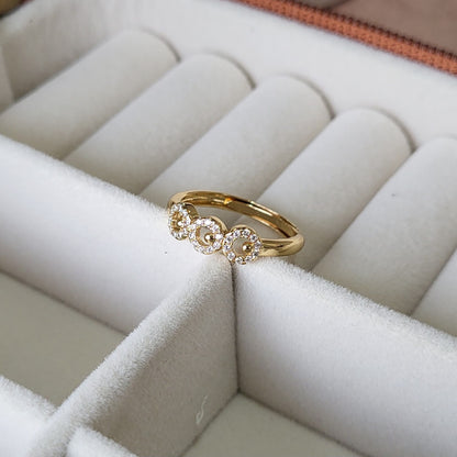 Sejal finger ring