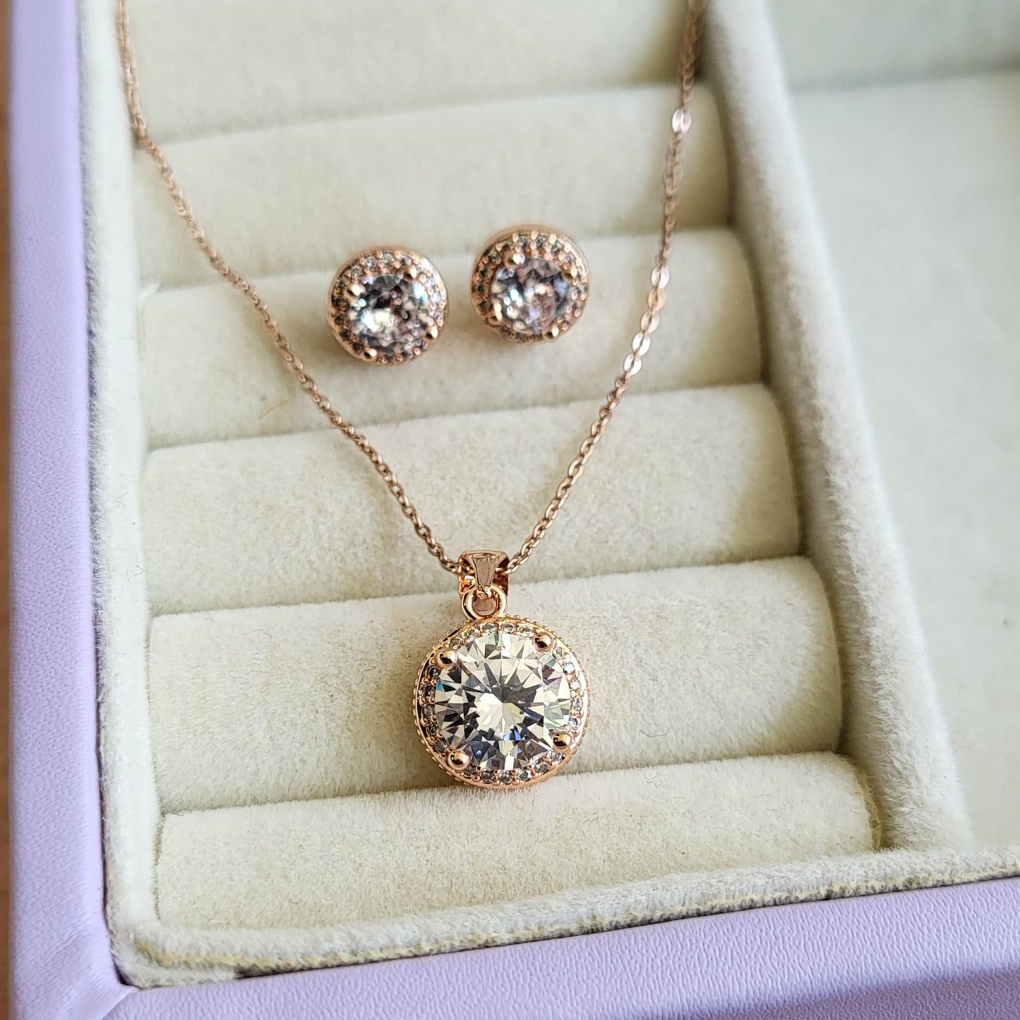Cinderella pendant chain