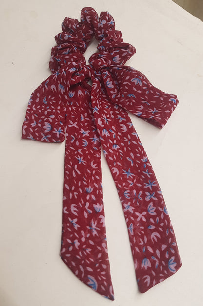 Daisy floral scrunchies