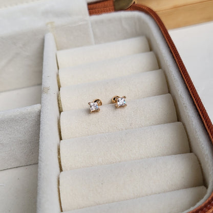 Square mini studs(ball screwback)