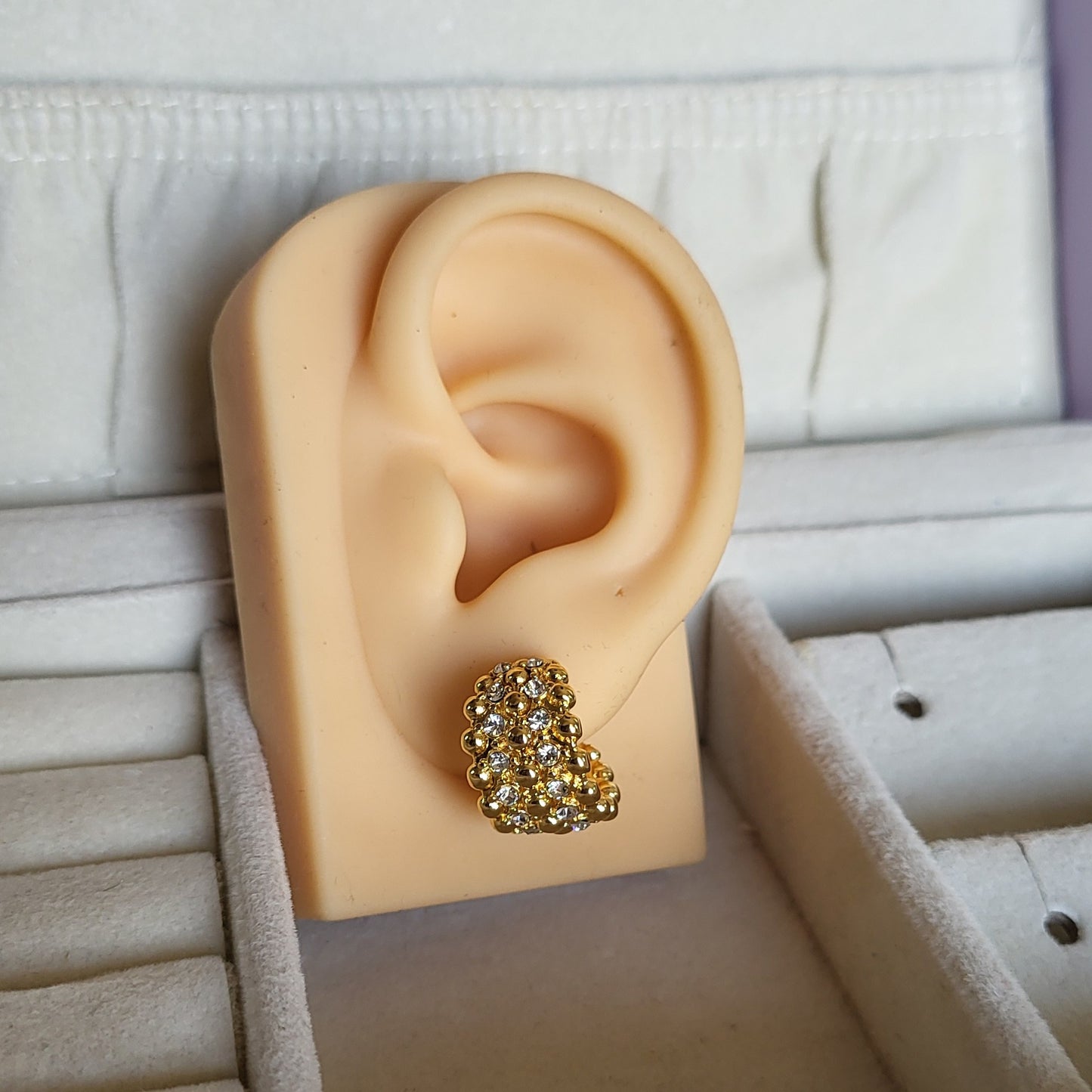 Hook type studs