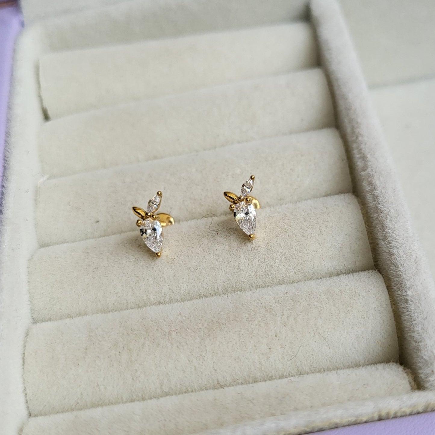 Strawberry mini studs (flat screwback)