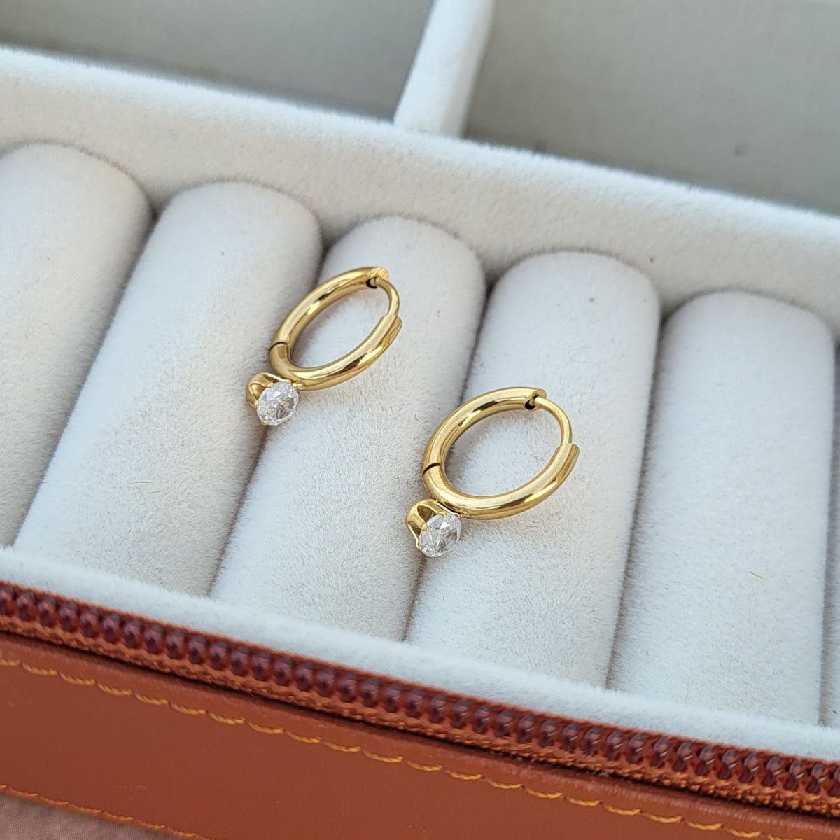 Lana hoops