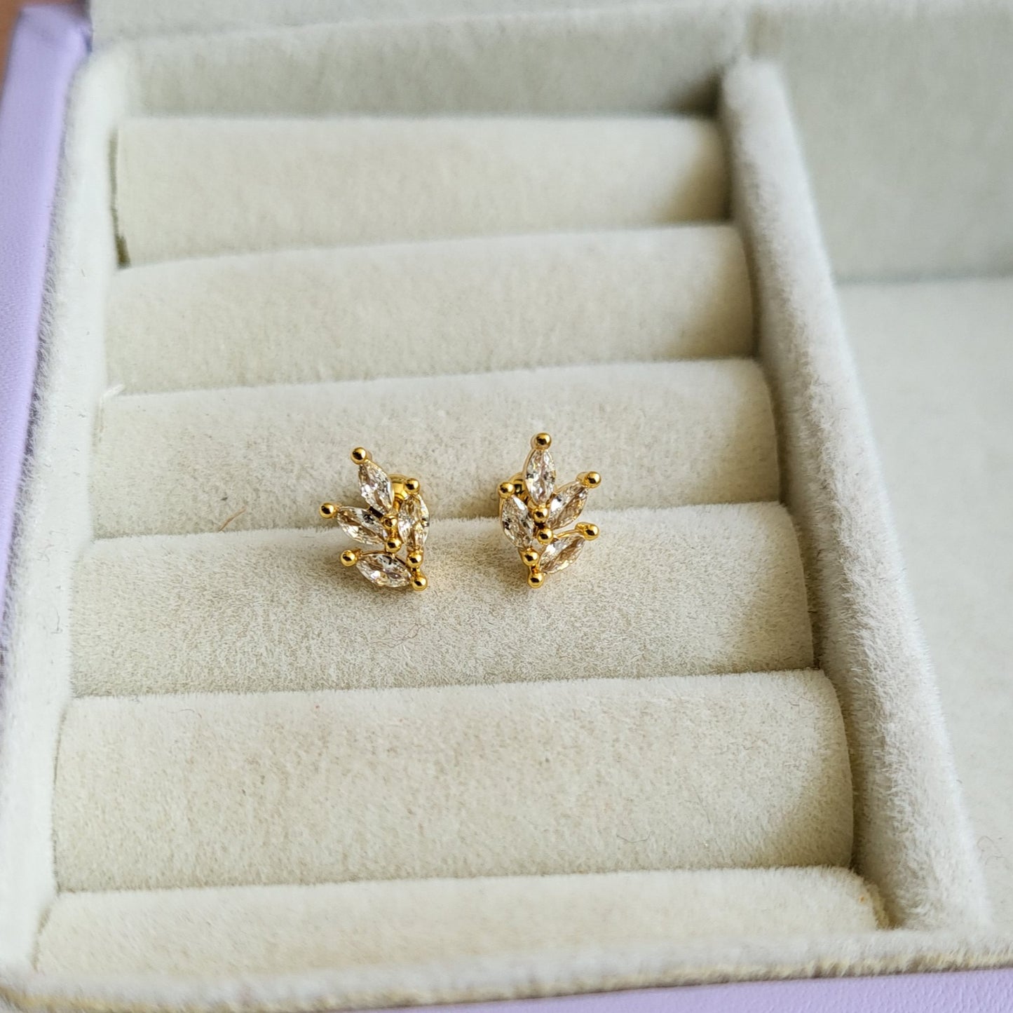 Latha mini studs (ball screwback)