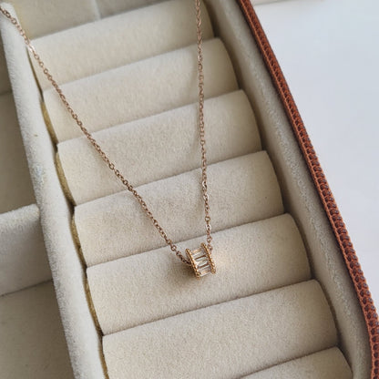 Roll it pendant chain