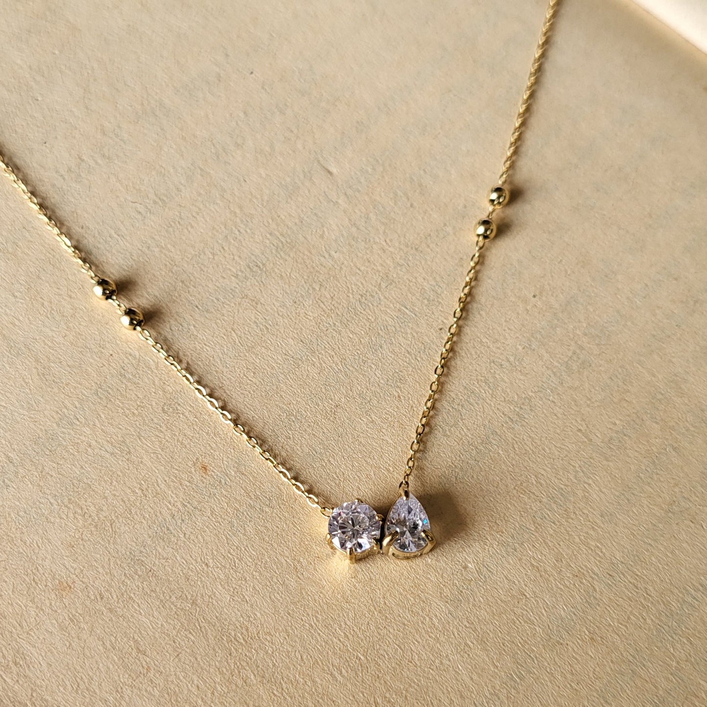Lilith pendant chain