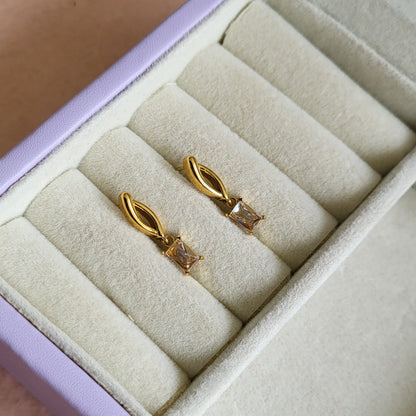 Twirl drop studs