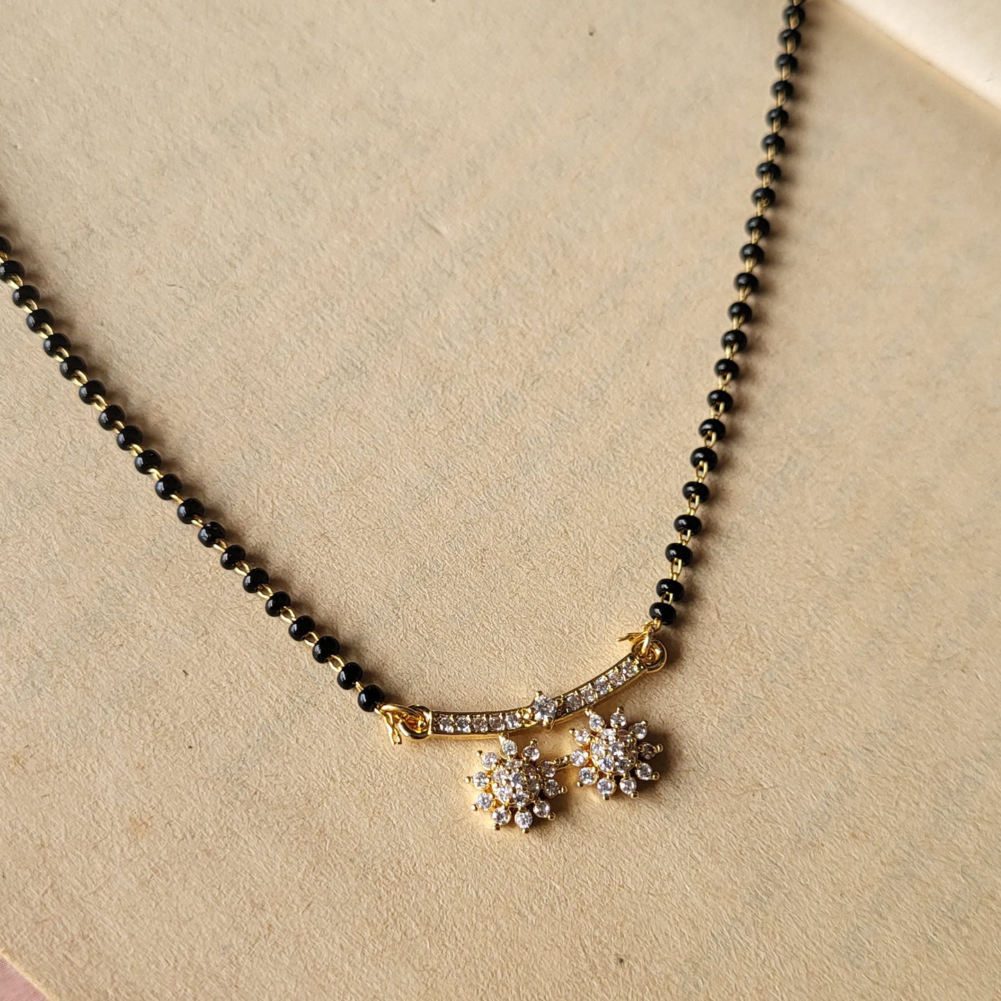 Dual flower mangalsutra