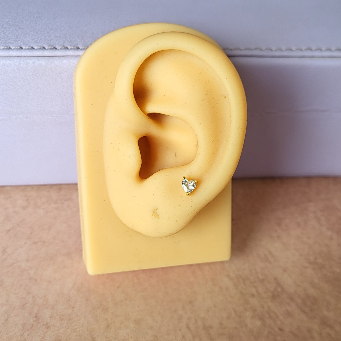Mini heart studs (ball screwback)