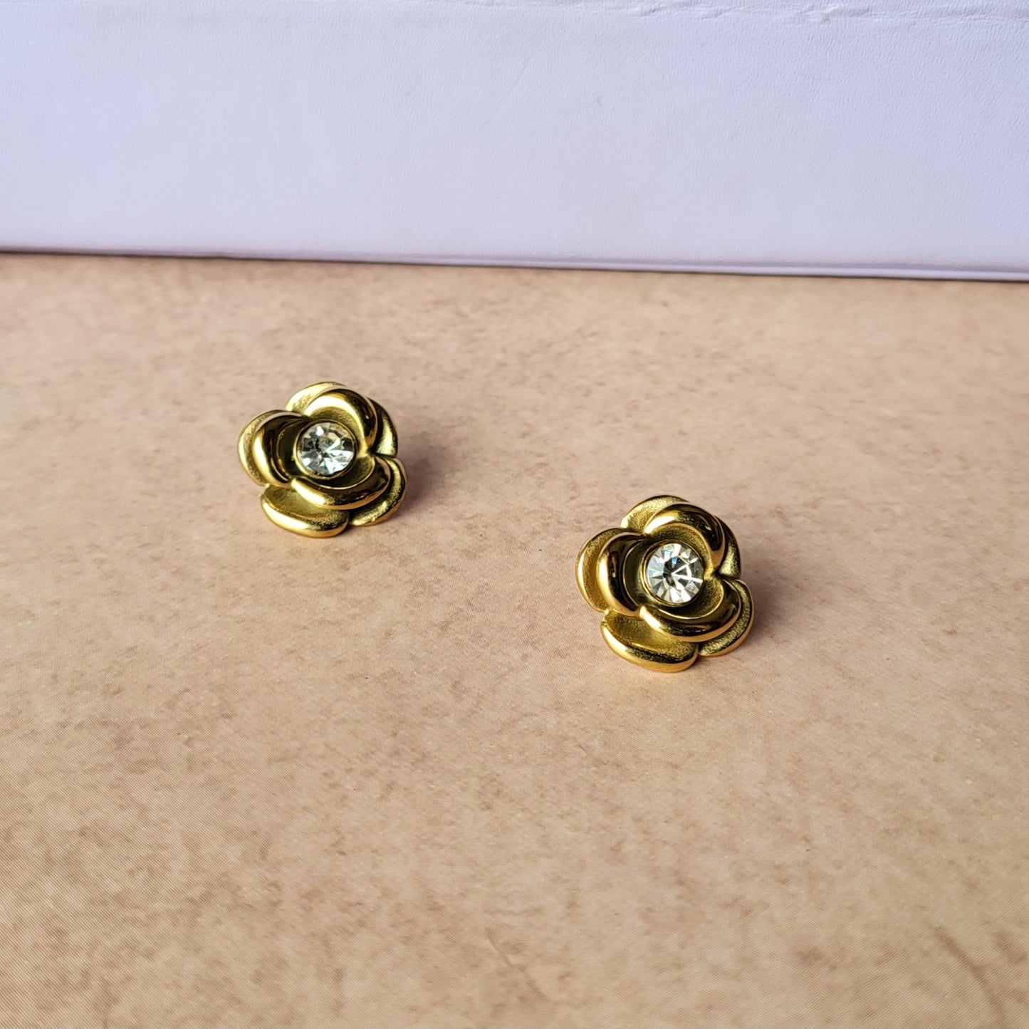 Rose studs