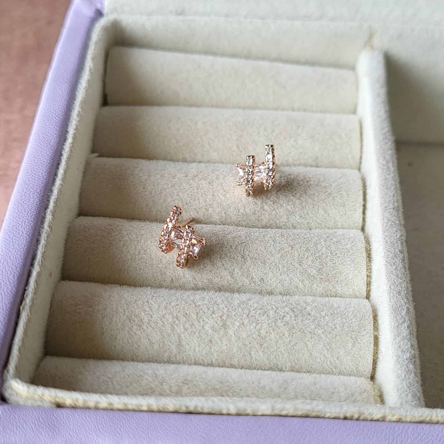 Aven studs
