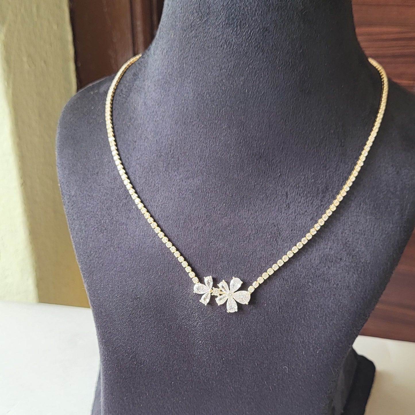 Flower necklace