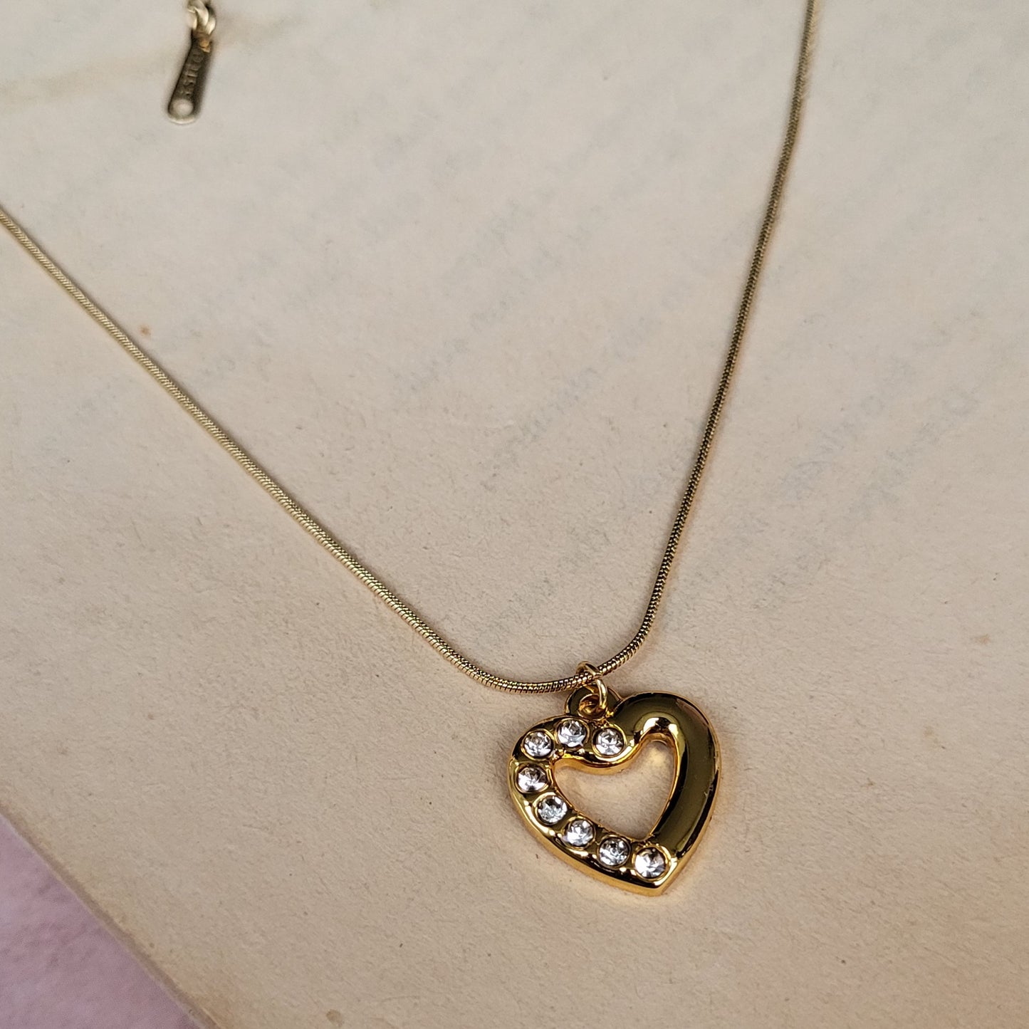Hollow heart pendent chain