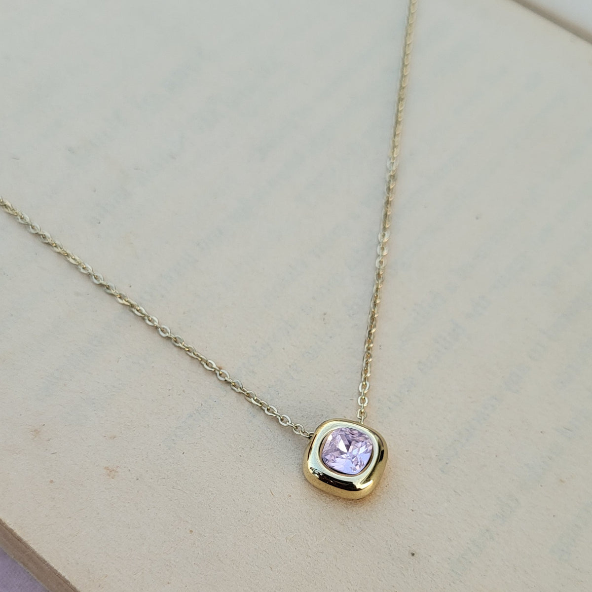 Edith Pendant chain