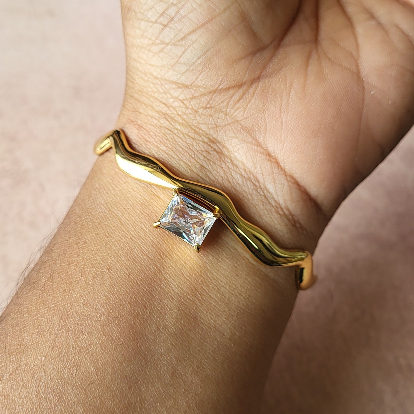 Stone cuff