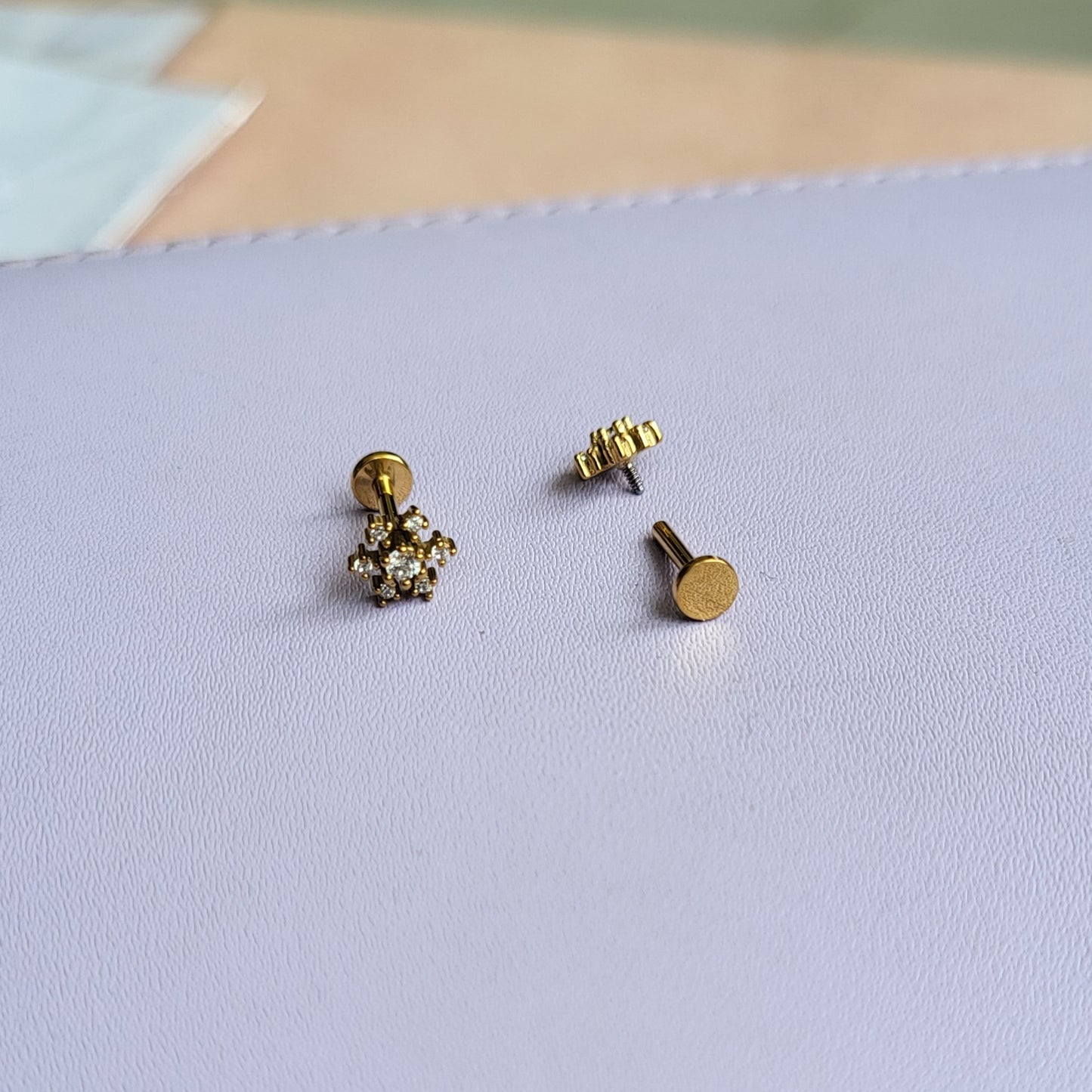 Meena mini studs (flat screwback)