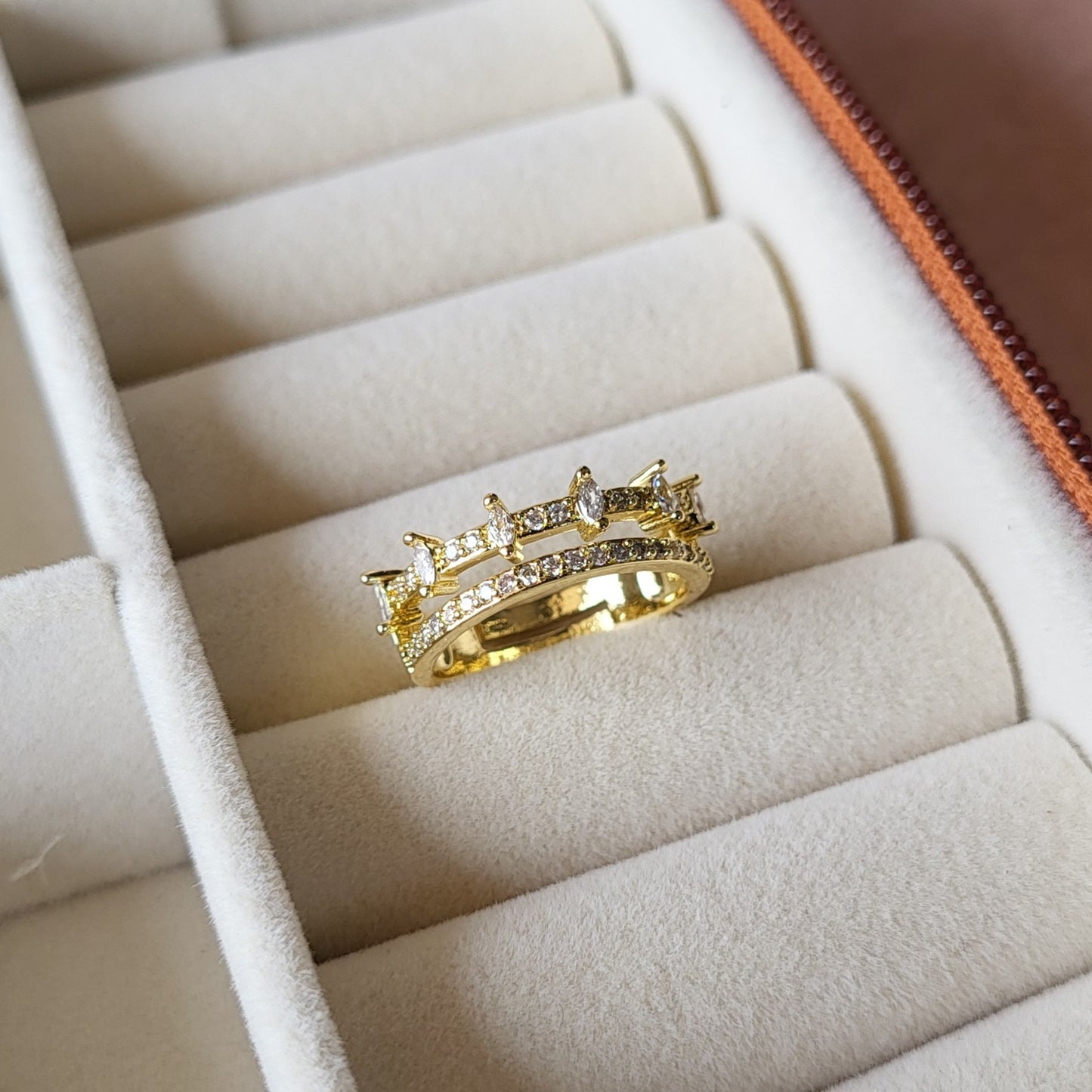 Leyla finger ring