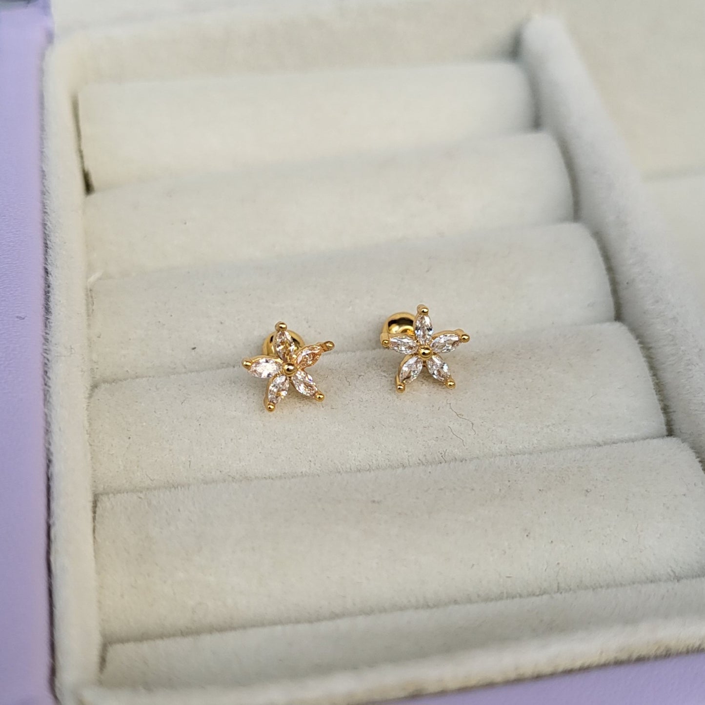 Flora studs (ball screwback)