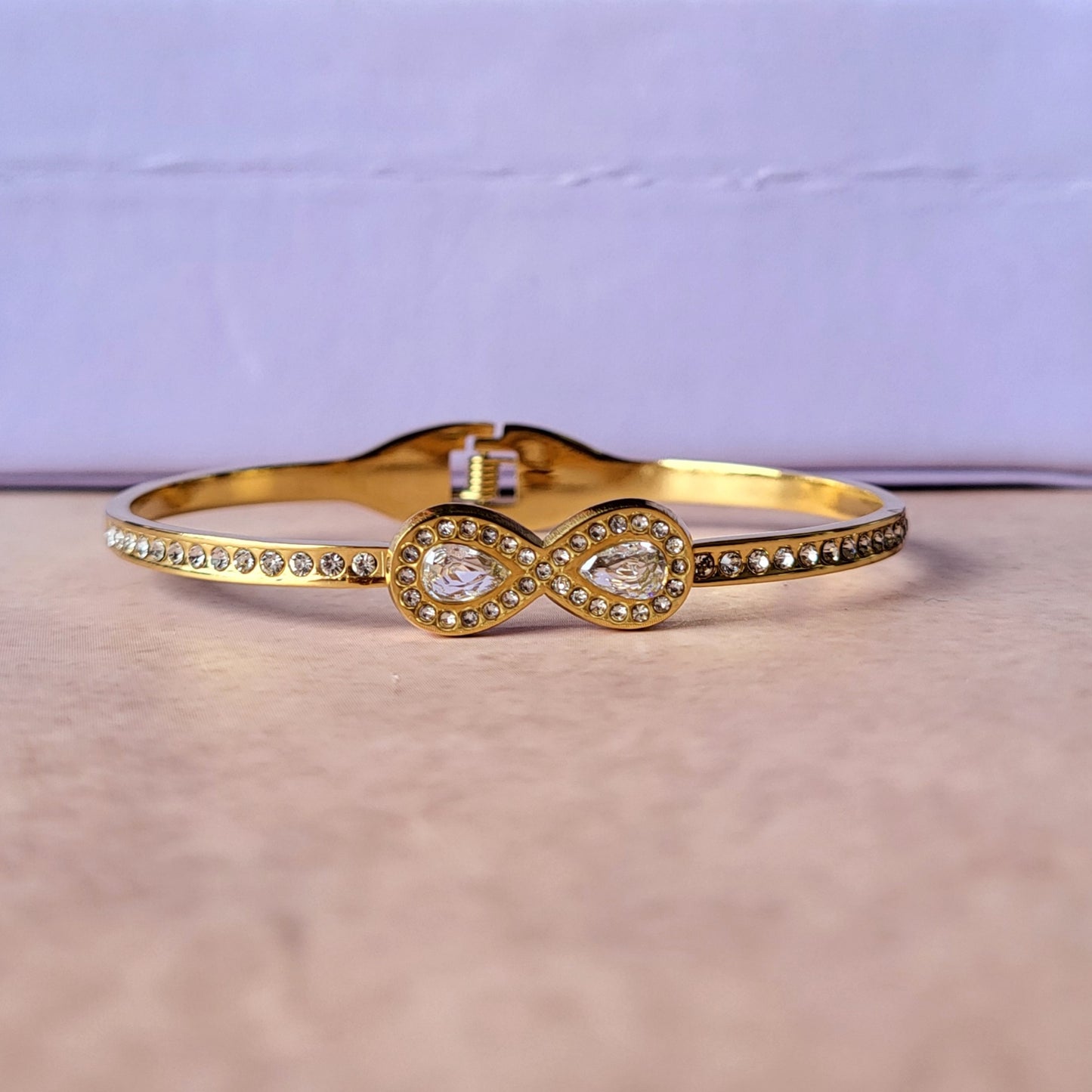 Infinity stone kada