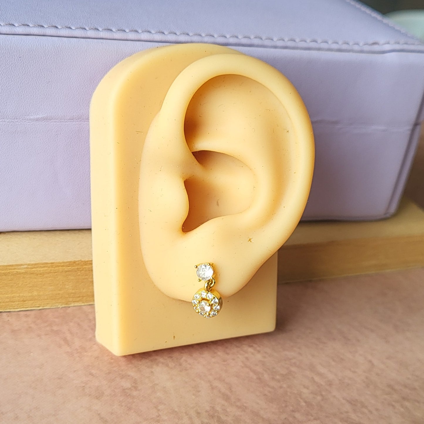 Sona drop studs (ball screwback)