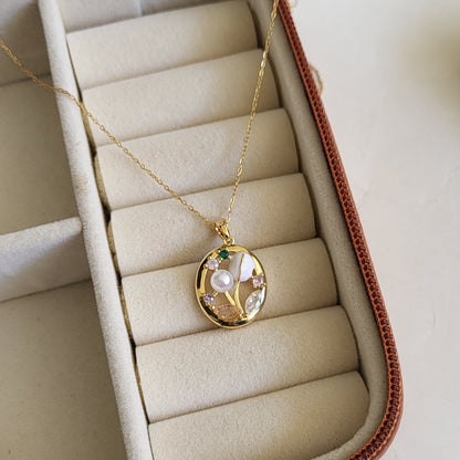 Pearly tulip pendent chain
