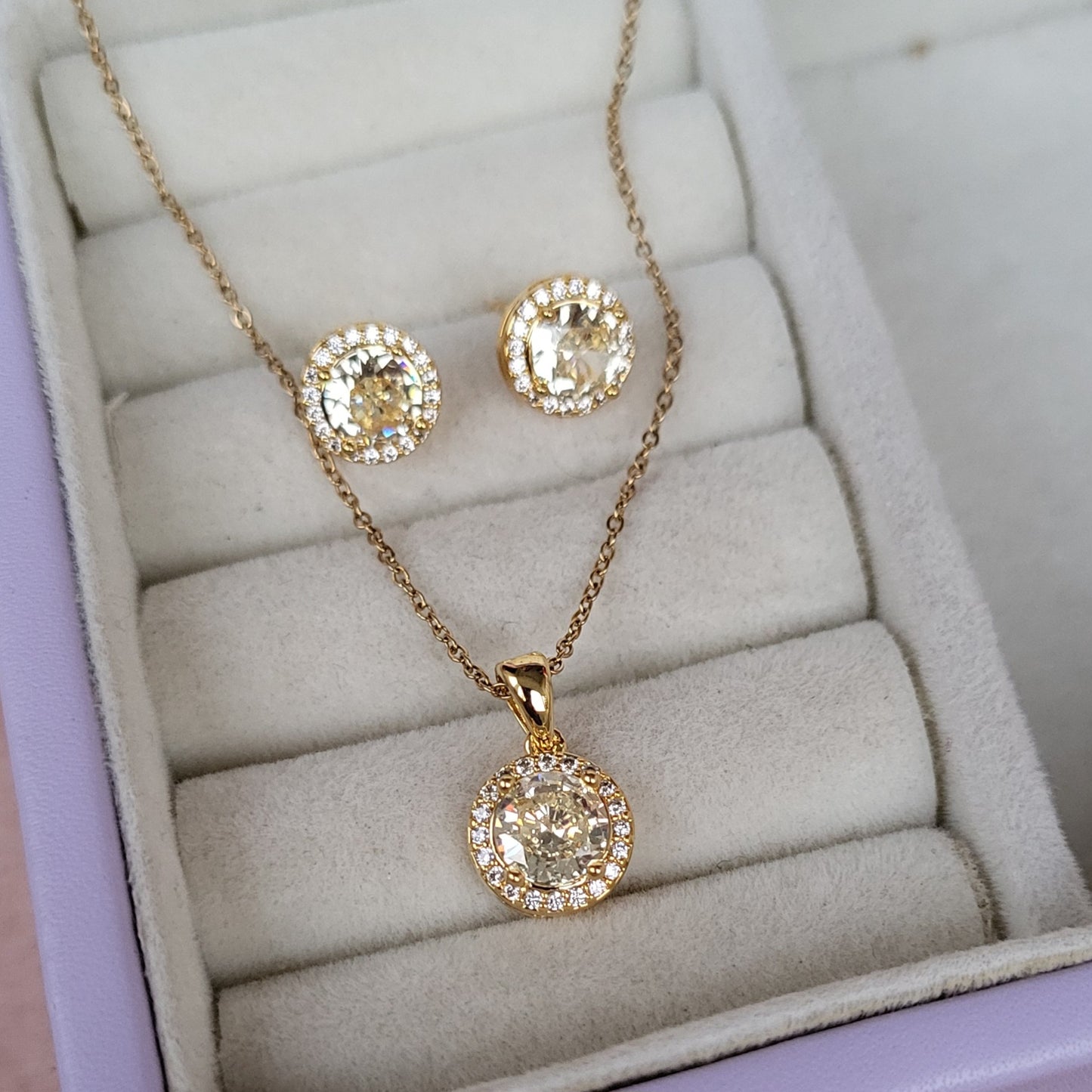 Purple pendant chain